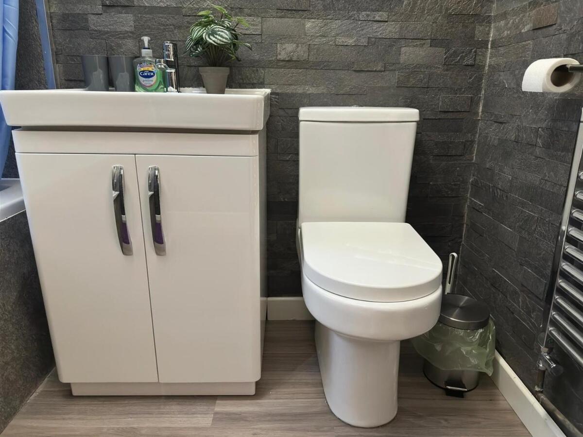 5 Mins To Anfield, 2 Bed, Mosaic Art House * Liverpool